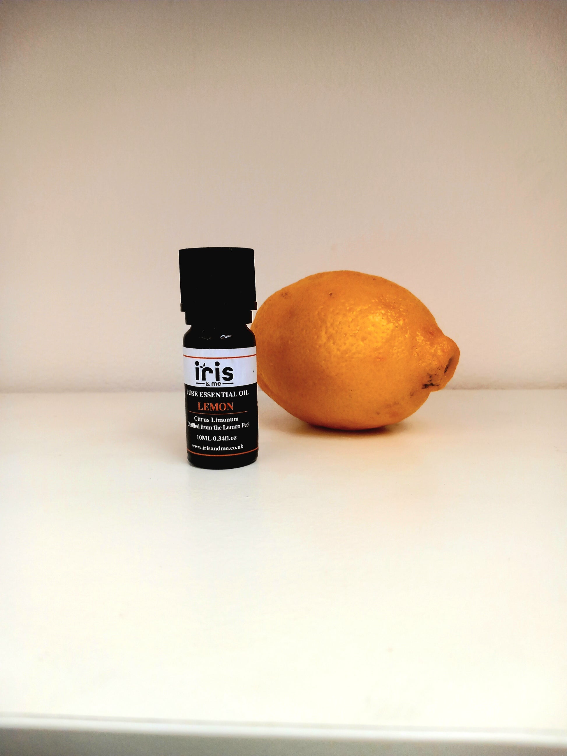 Pure Lemon essential oil 10ml in a glass amber bottle. 100% pure essential oil